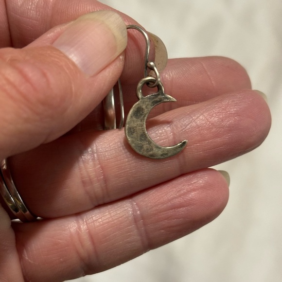 Sterling silver crescent moon earring set - Picture 5 of 6